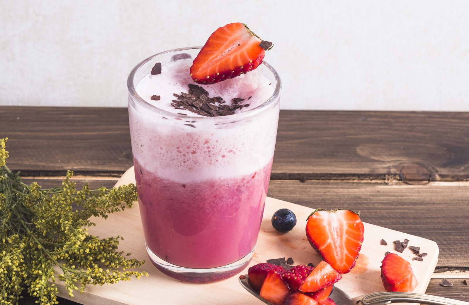 Enhance Your Café Offerings With Strawberry Smoothie Mix